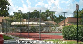 Villas of Plantation - tennis court