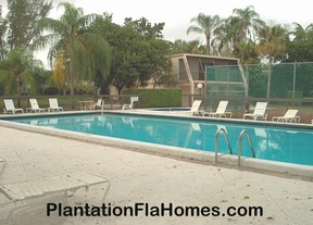 Village Townhouses - pool area